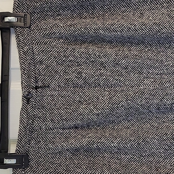 Neiman Marcus wool skirt - Picture 4 of 7